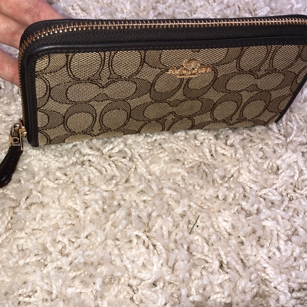 Coach Brown Black Signature Zip Wallet - Picture 5 of 7